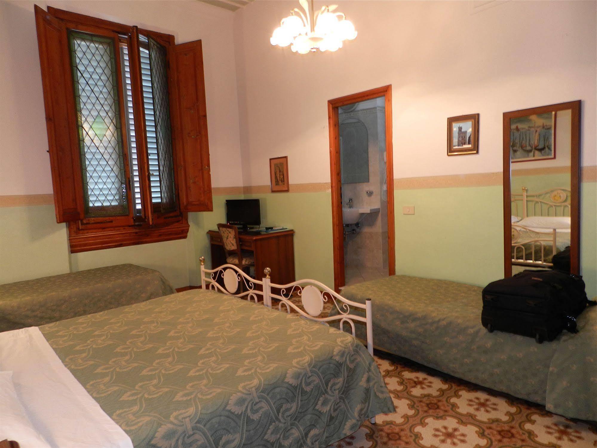 Hotel Desiree