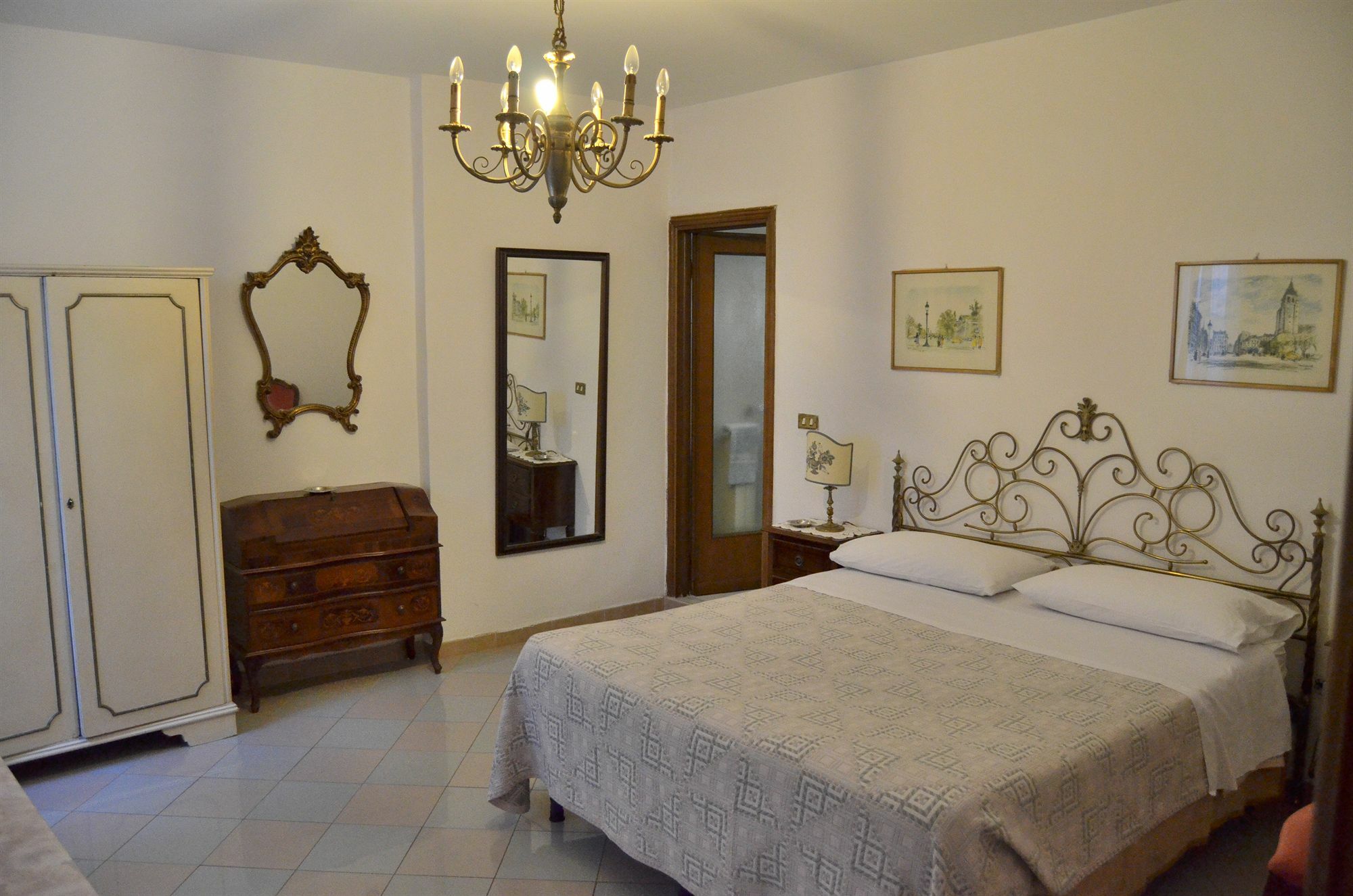 Barbara House - Hotell 3*
