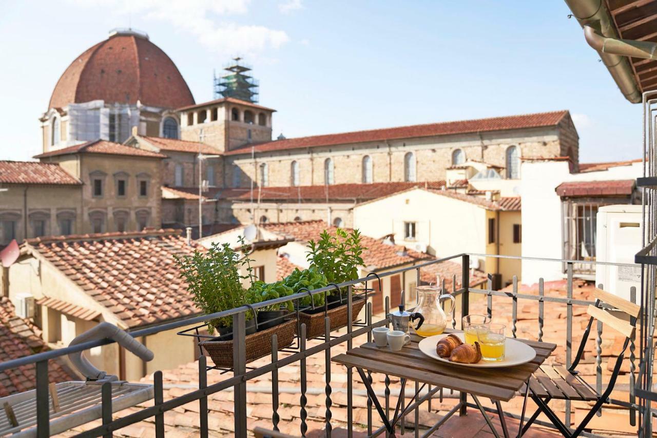 One Of A Kind Near The Duomo W/balcony Palace Apartamento