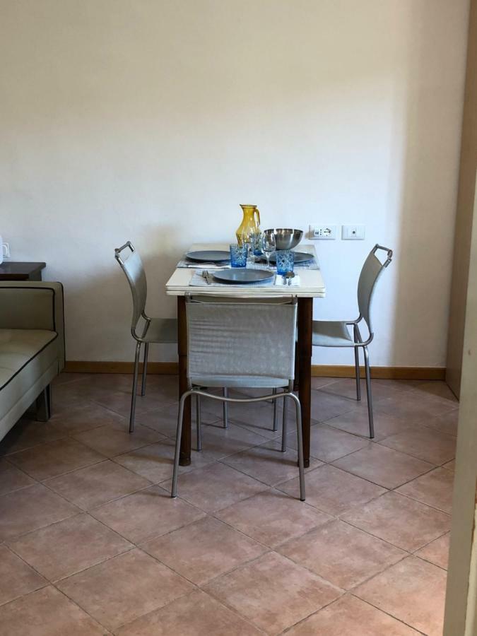 Piaggione Apt, Galante In Lejlighed *