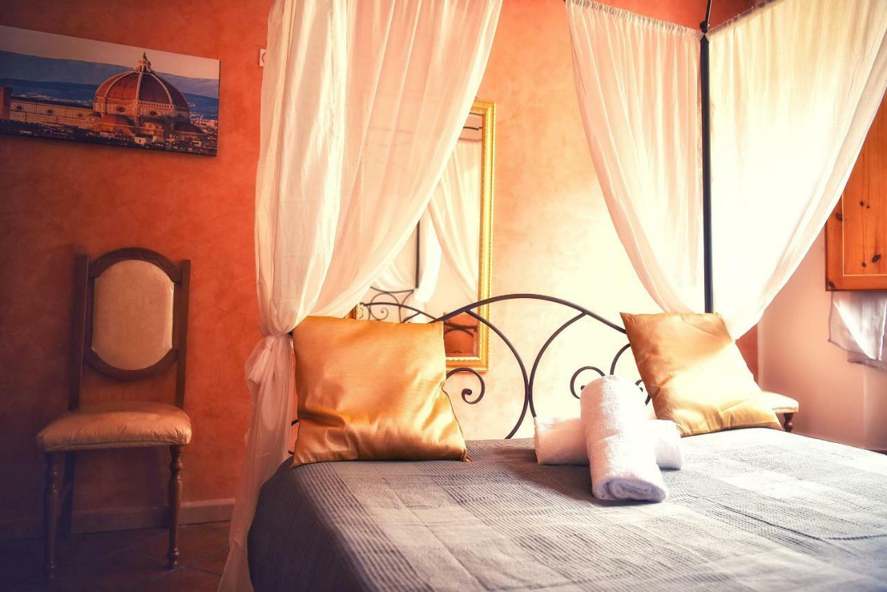 Affittacamere Holiday Rooms *