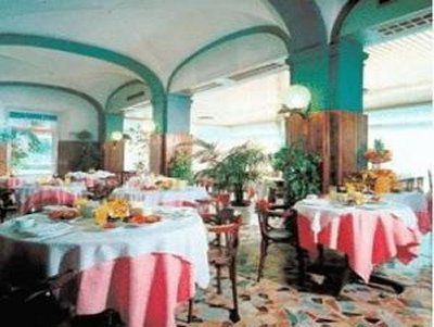 Auto Park Hotell 3*