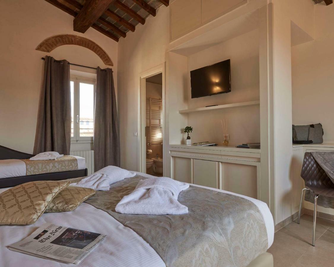 Cavour 34 *