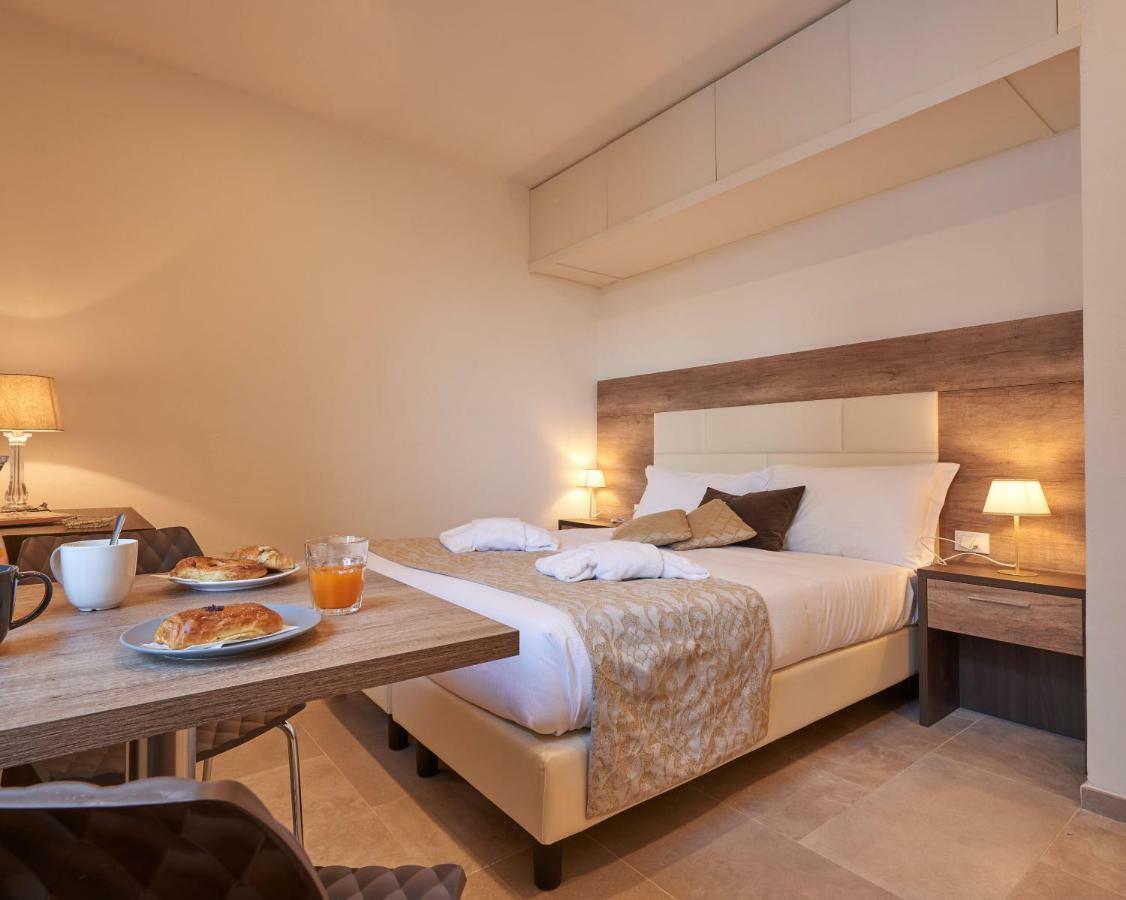 Cavour 34 * Florence