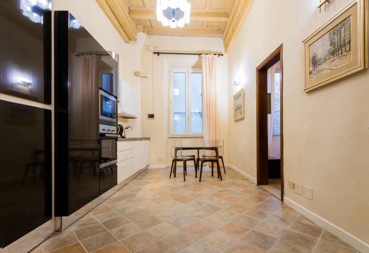 Duomo 2 Bedroom Apartment *
