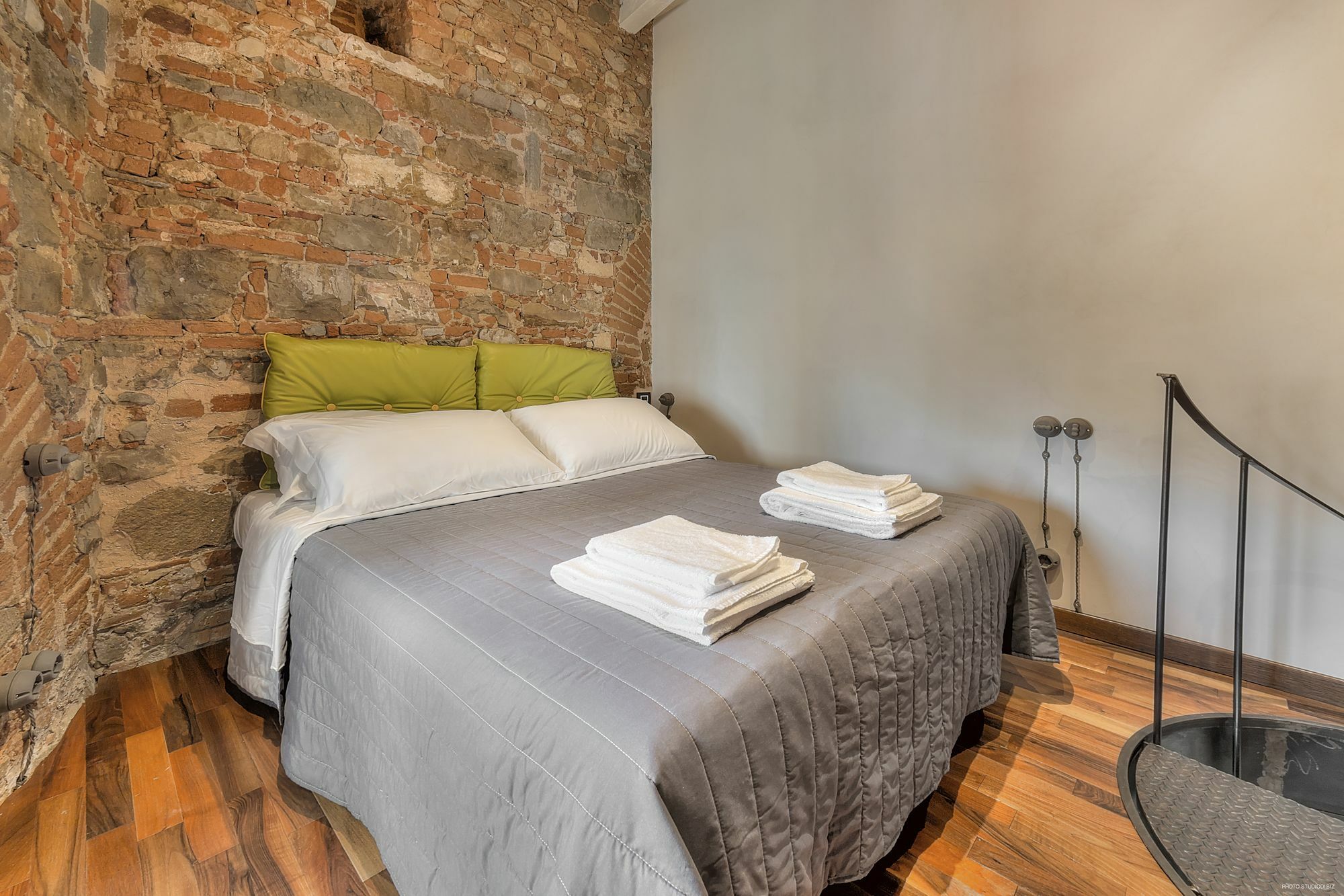 Stone Walls Deluxe Appartamento *