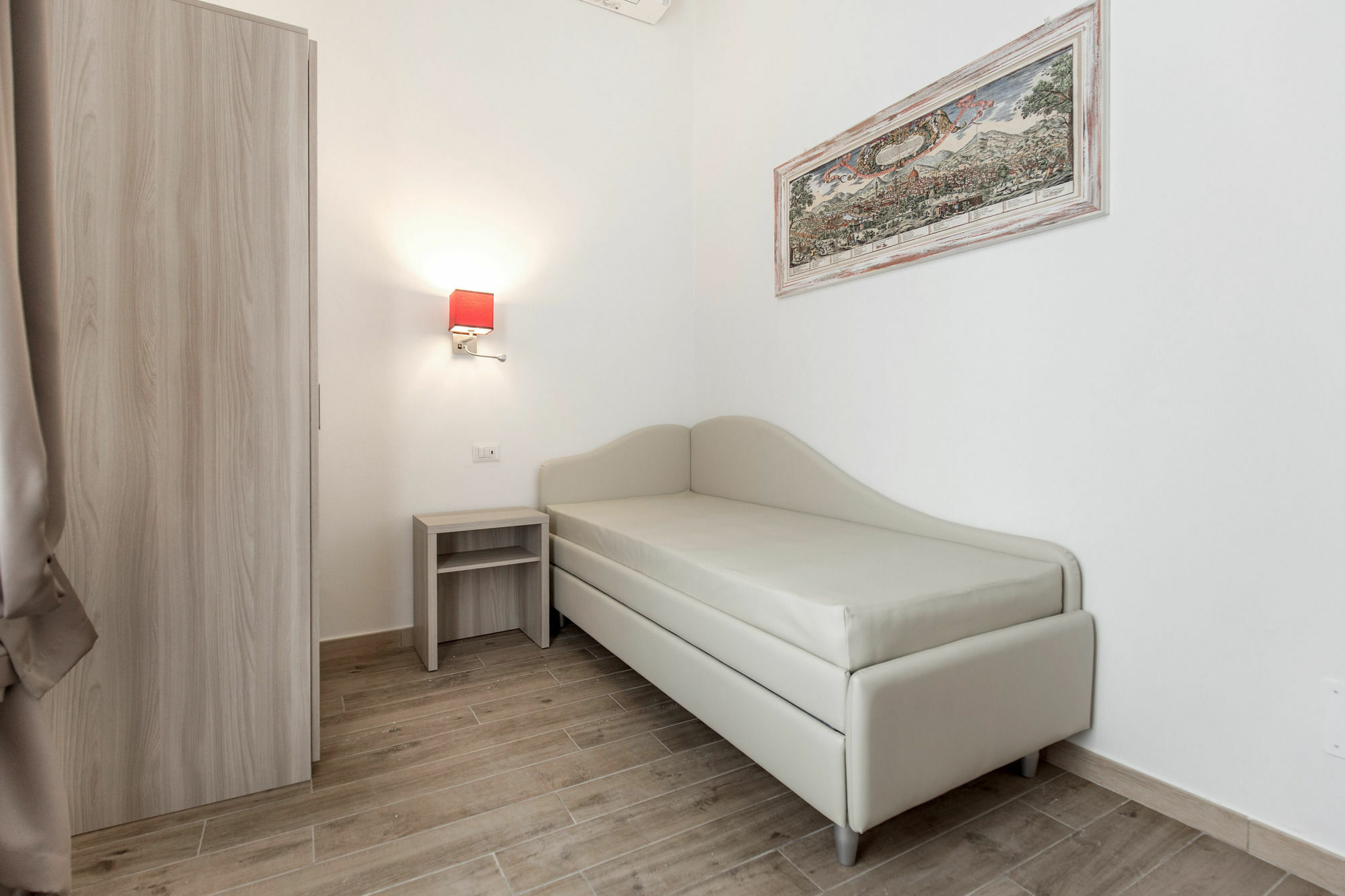 Apollo Affittacamere 3*