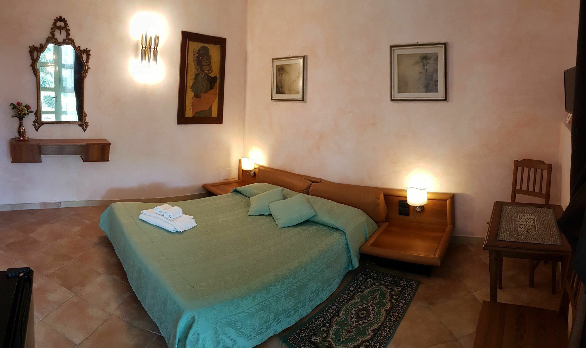 Acomodação com café da manhã  Ulivi Di Castello 3*
