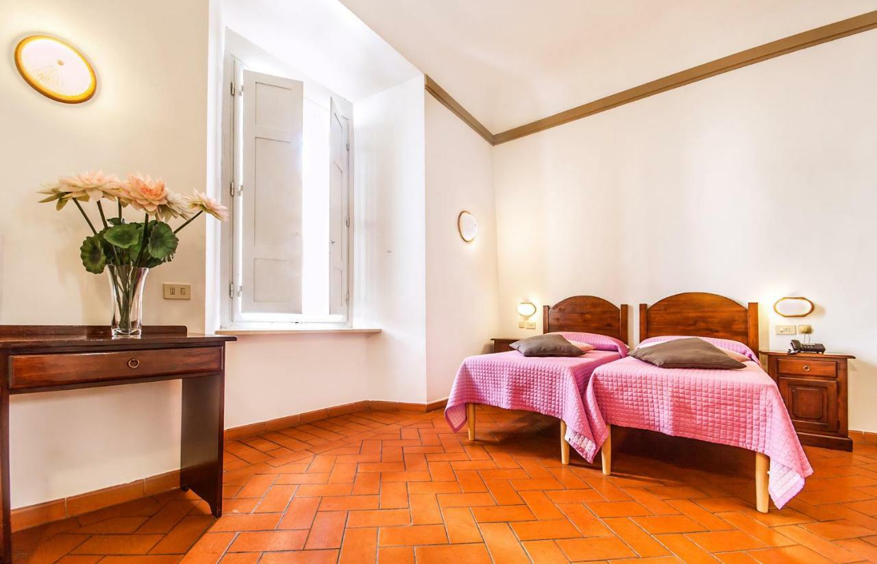 Costantini Hotell 2*