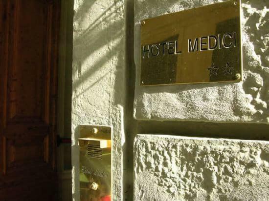 Medici Hotell 2*