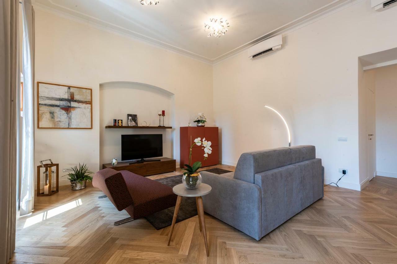 - Brunelleschi Stylish *