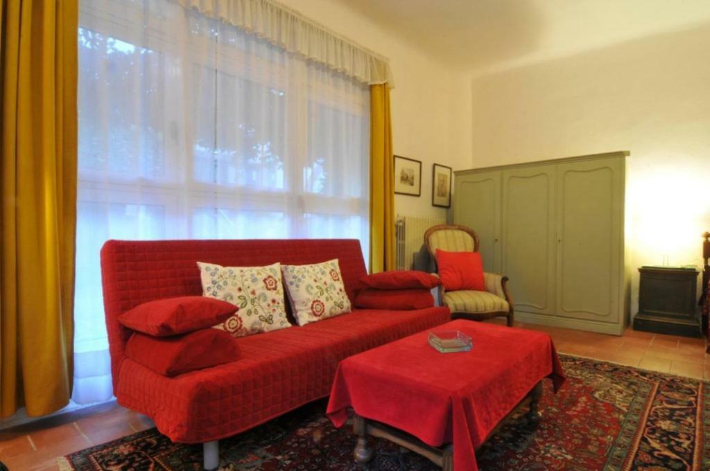 In Private Estate,shared Pool,parking,3km To Ponte Vecchio Villa