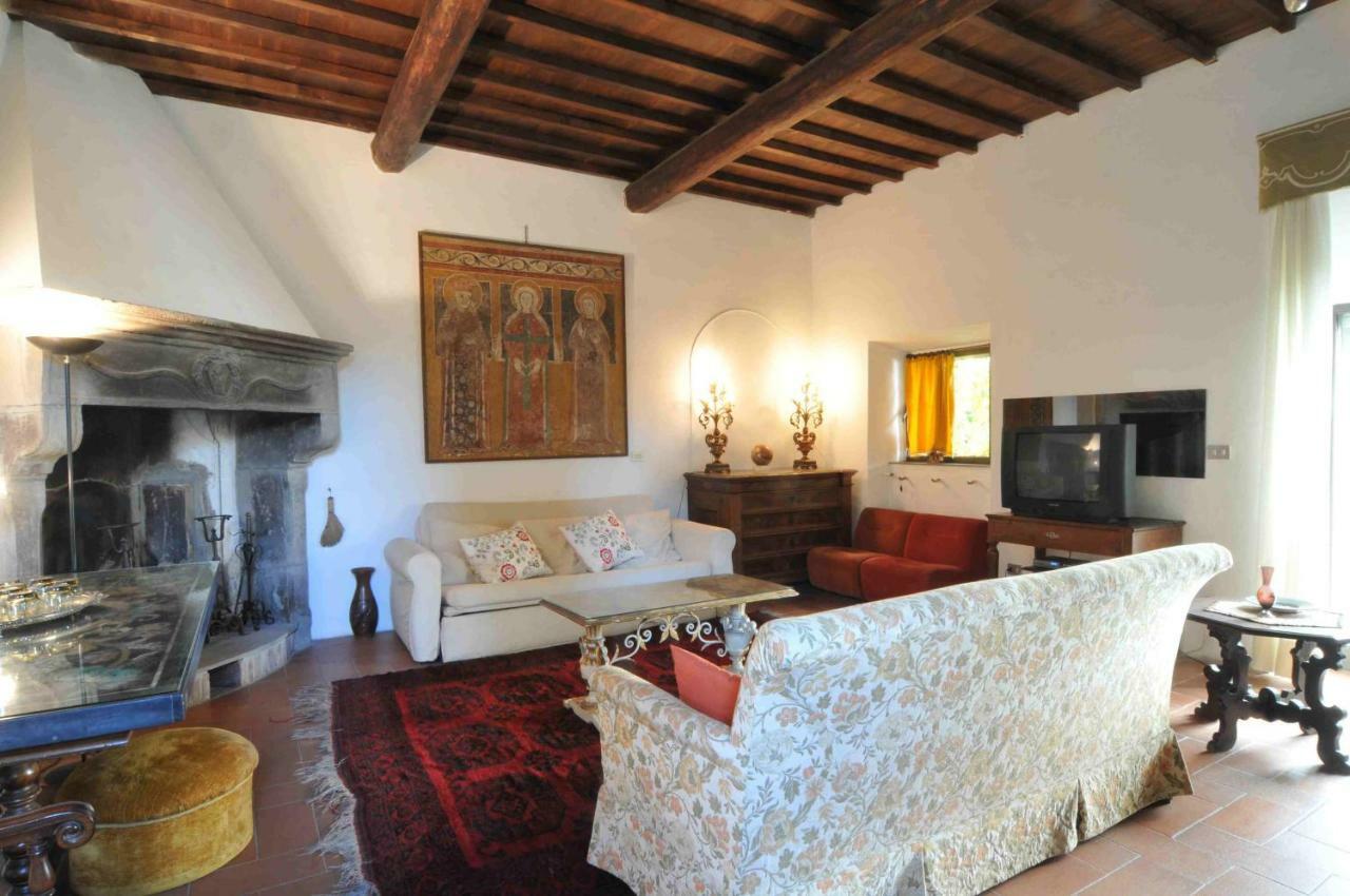 Villa In Private Estate,shared Pool,parking,3km To Ponte Vecchio