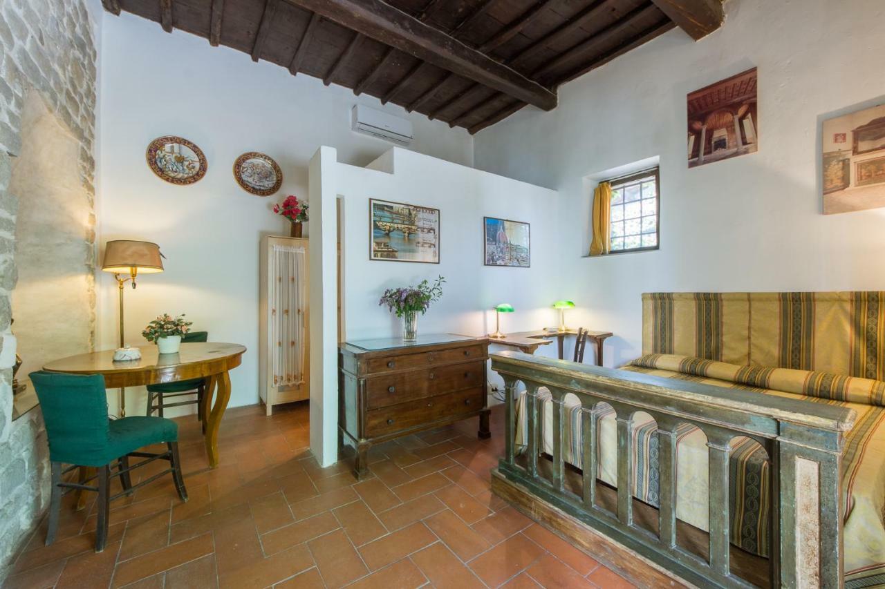 In Private Estate,shared Pool,parking,3km To Ponte Vecchio Villa