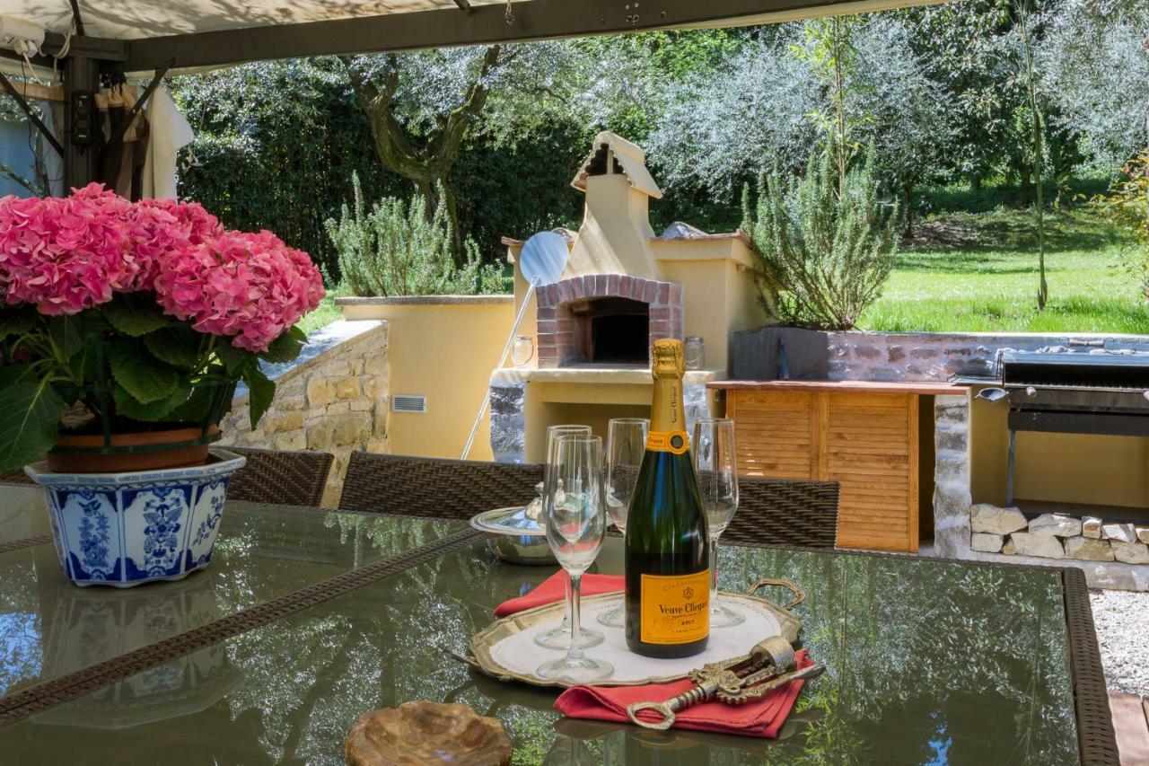 In Private Estate,shared Pool,parking,3km To Ponte Vecchio Firenze