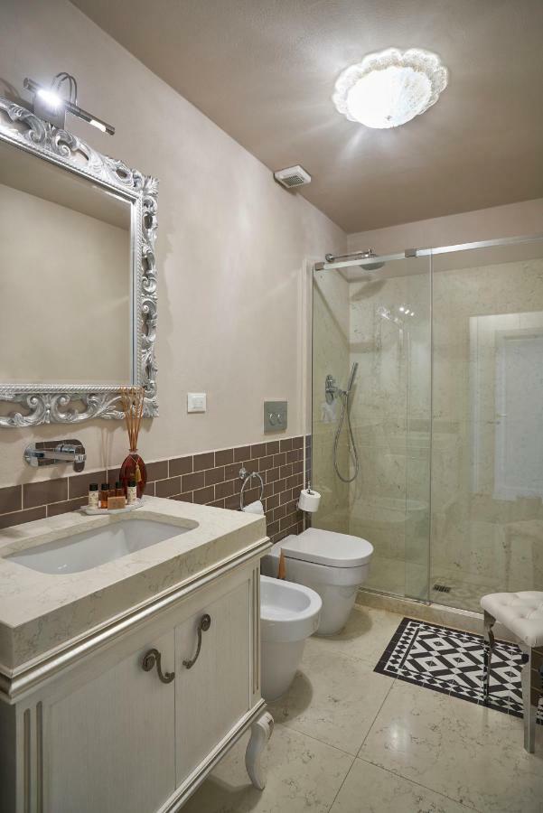 Luxury Rucellai