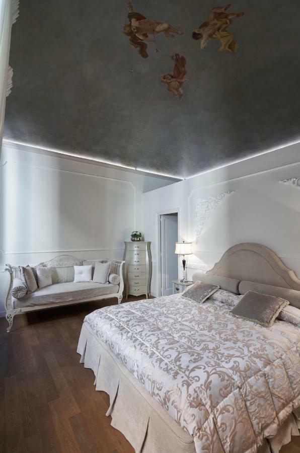 Luxury Rucellai *