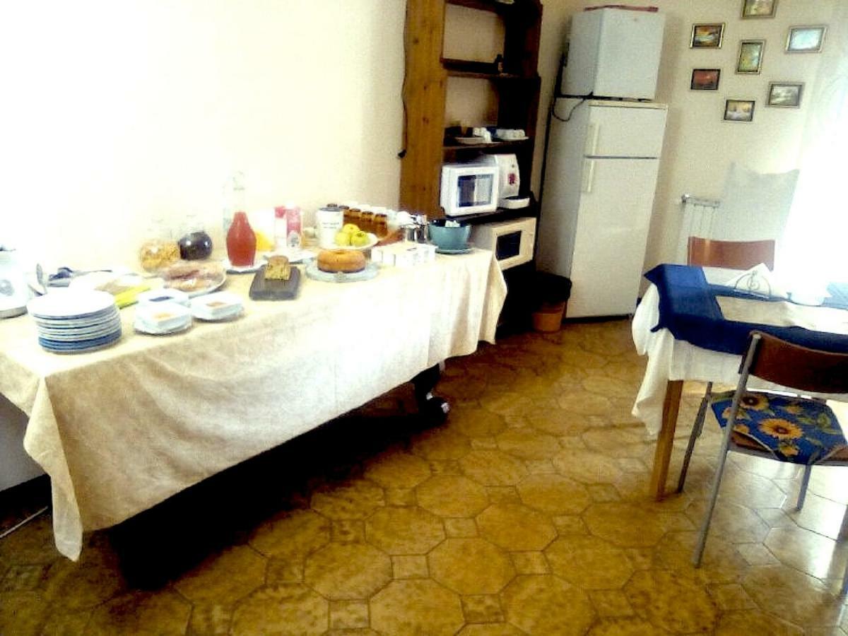 Mel Acomodação com café da manhã  3*