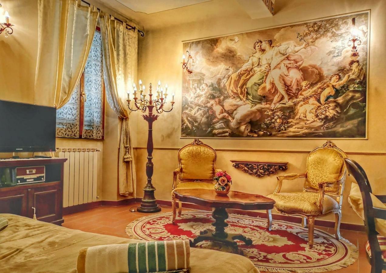 Classic Style In Center Appartamento *