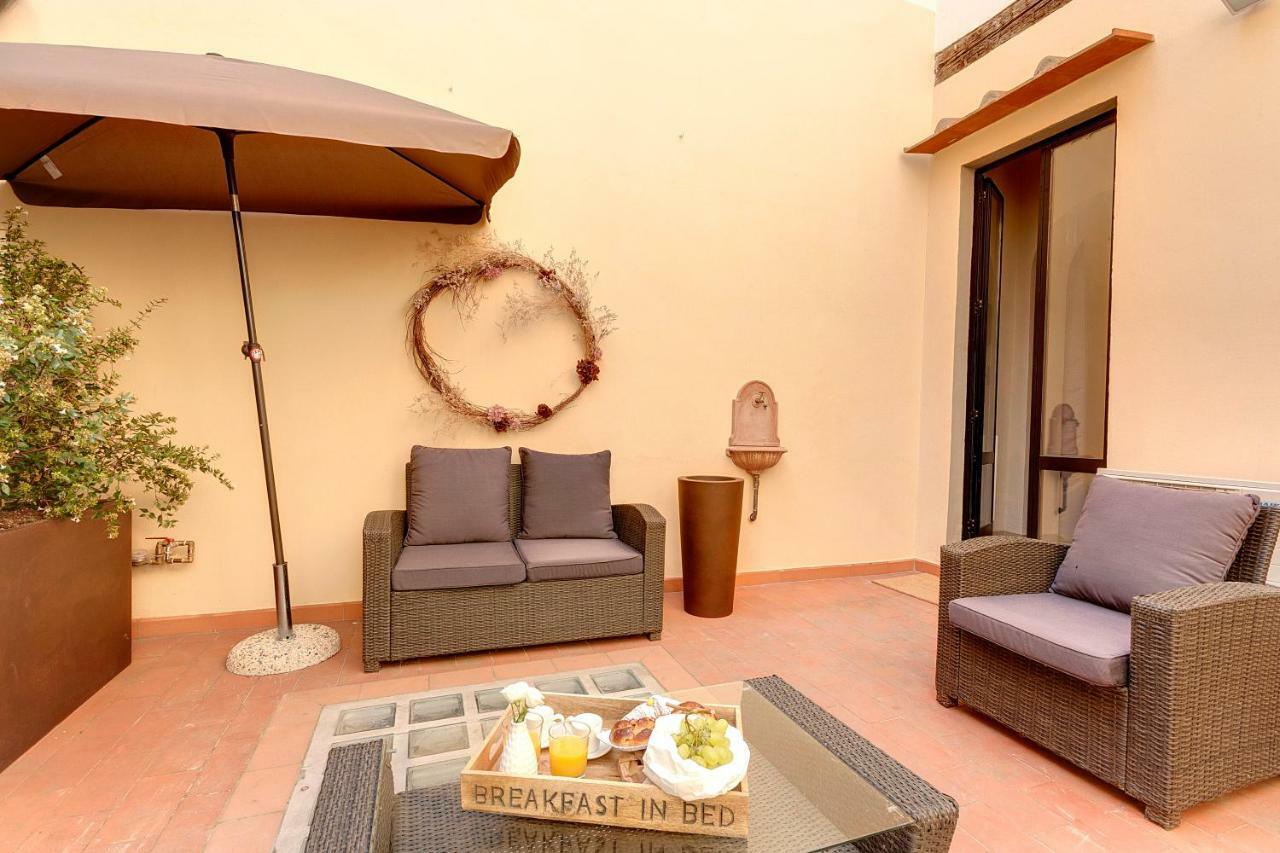 Courtyard * Firenze