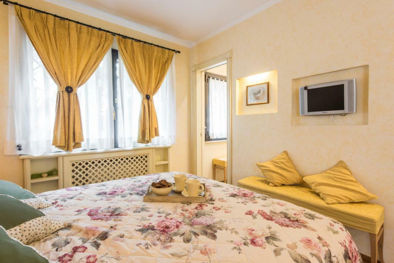 Stylish Florentine In The With Pool Villaer Firenze