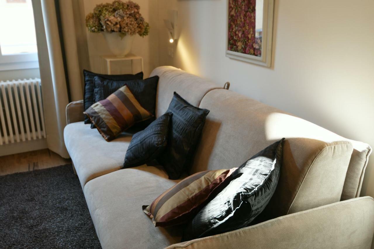 Oltrarno's Sweet Rose - Free Parking! Appartement