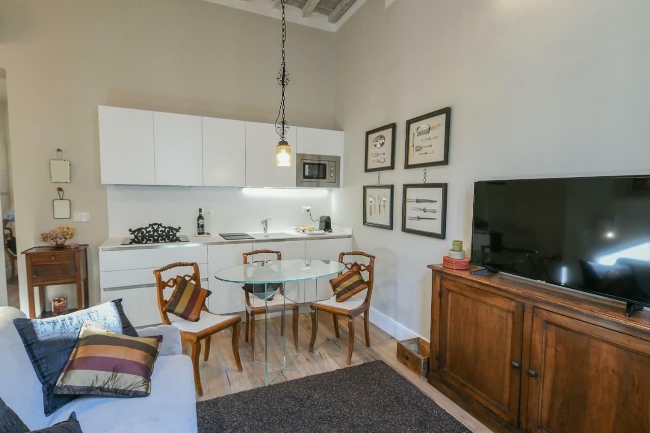 Oltrarno's Sweet Rose - Free Parking! Appartement Florence