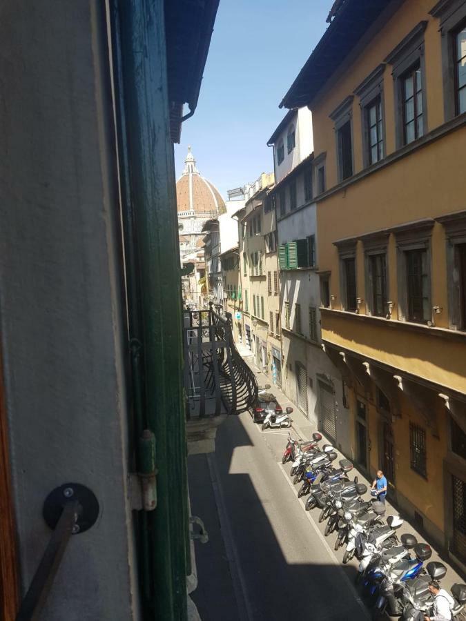 Spacious Apt With Terrace 200 Meters From Duomo Apartamento