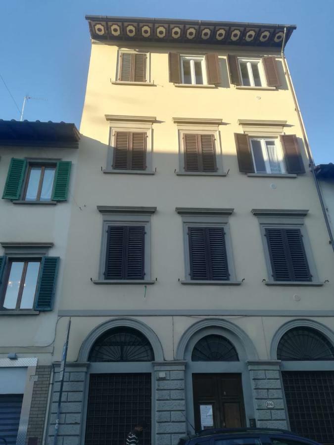 Oltrarno Lily * Firenze