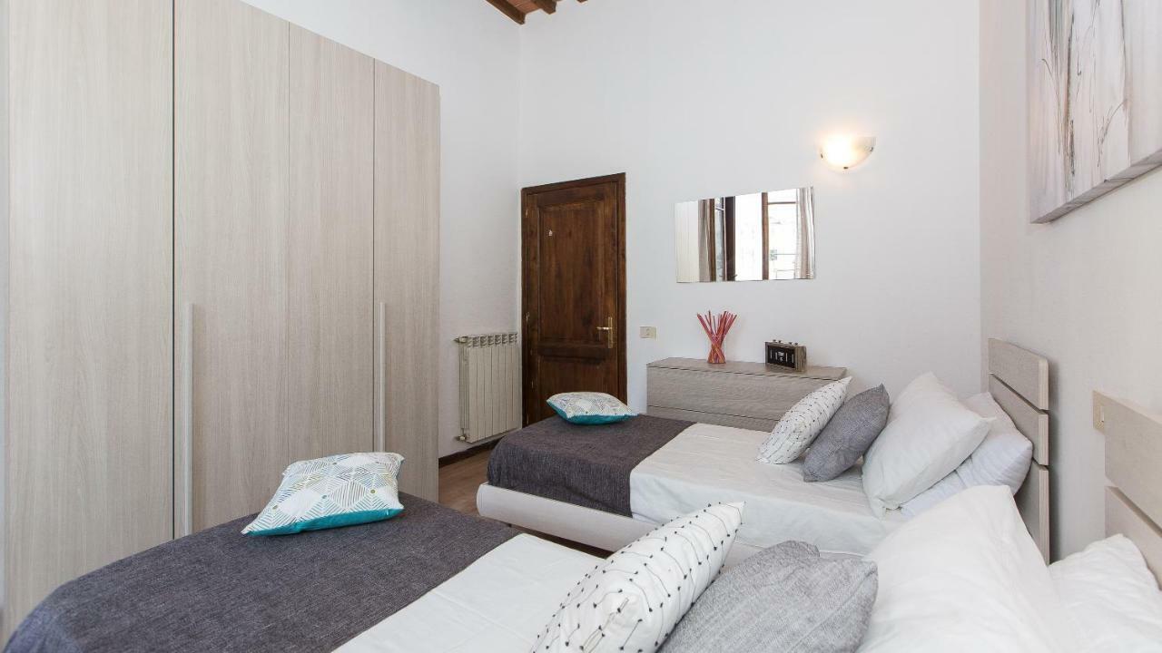 In Rome - Santa Maria Novella Palace Apartment Florence