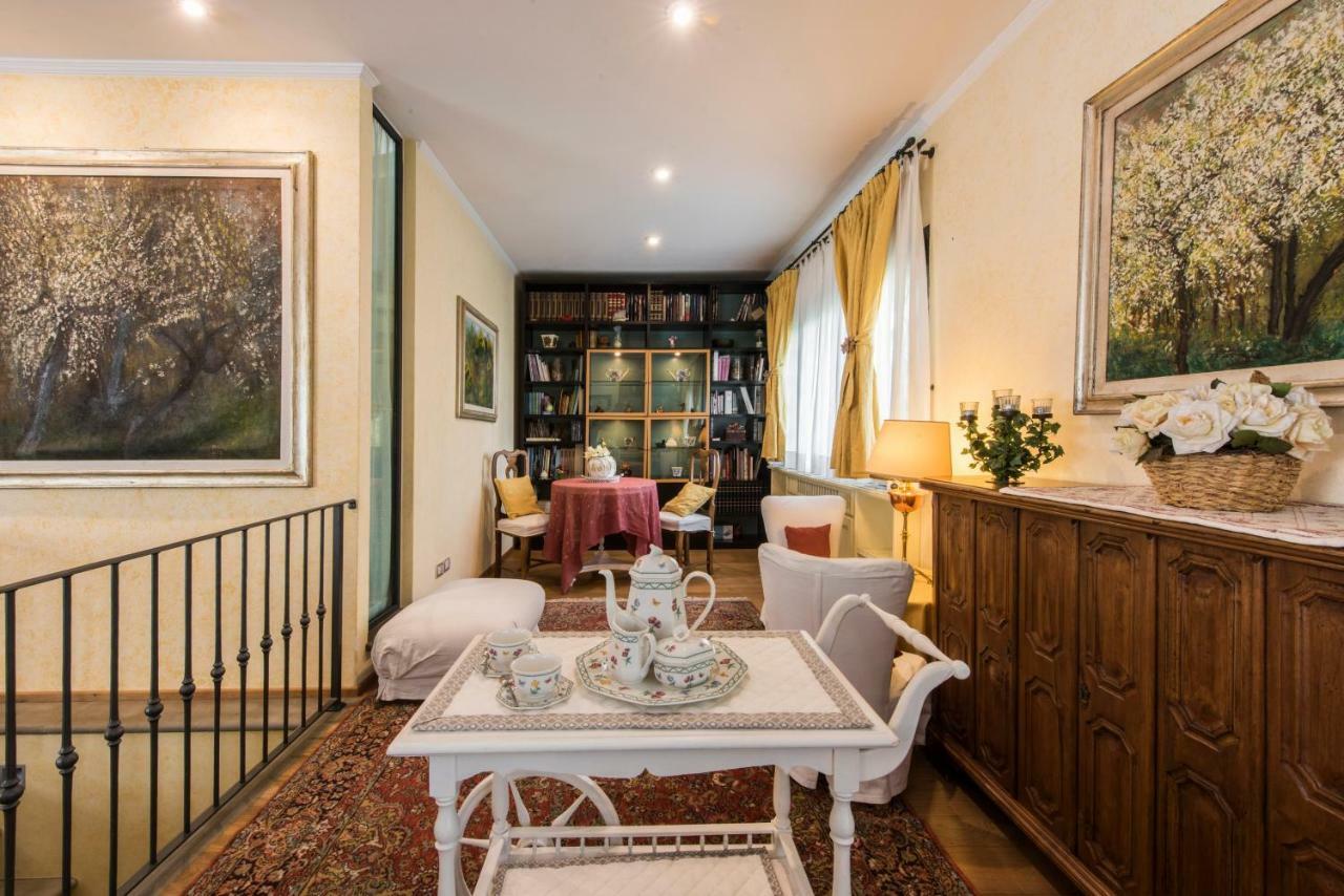 Villaer Stylish Florentine In The With Pool *