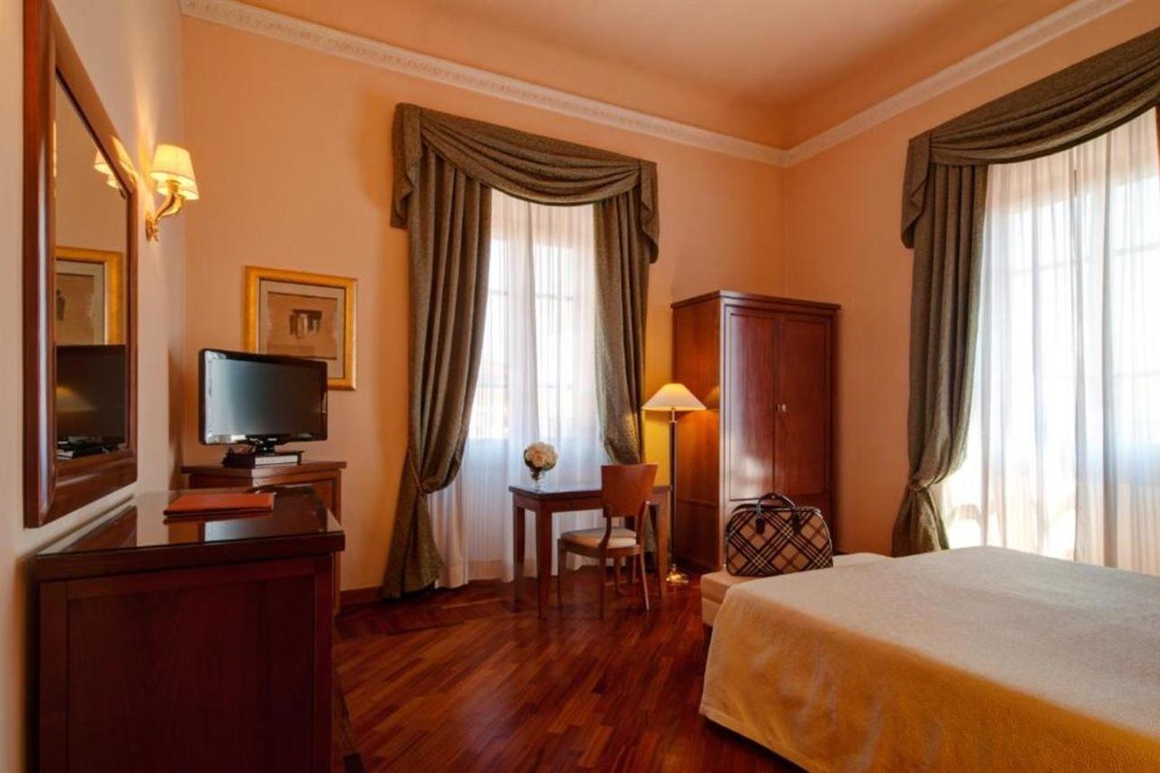 Pierre Hotel Florence