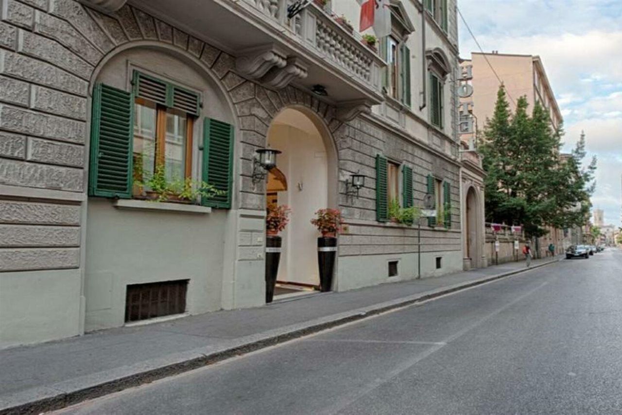 De La Pace, Sure Collection By Western 4*