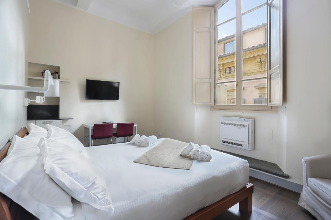 Apt. Salvia Pauline Suites, Palazzo Borghese Apartment Florence