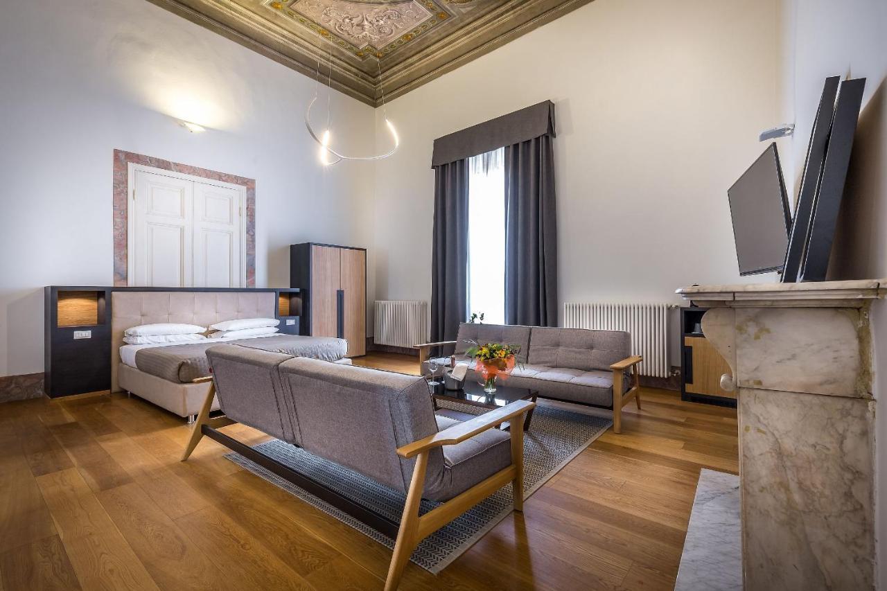 Residenza D'epoca Al Numero 8 Bed & Breakfast