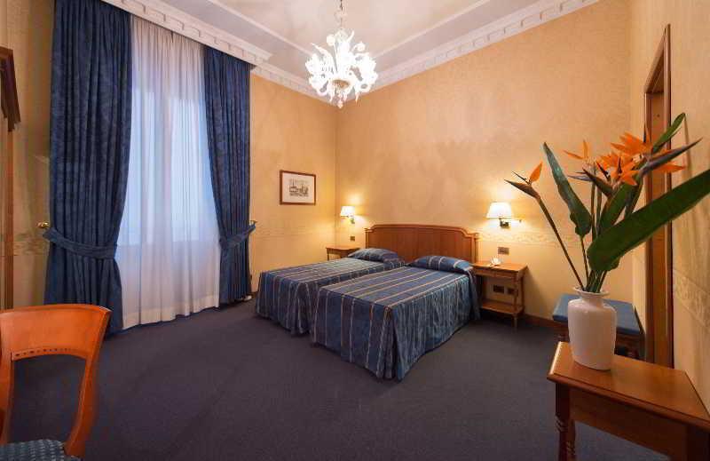 Hotel Strozzi Palace 4*