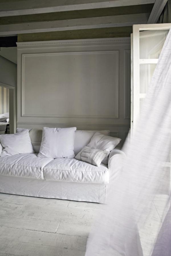 White By Mmega * Florença