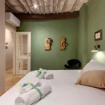Mamo Florence - Santa Croce Apartment