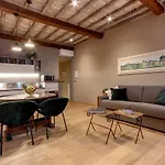 Mamo Florence - Santa Croce Apartment
