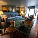 Columbus Urban Resort