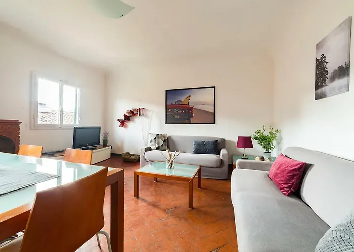 David Museum 6 sleeps apartment