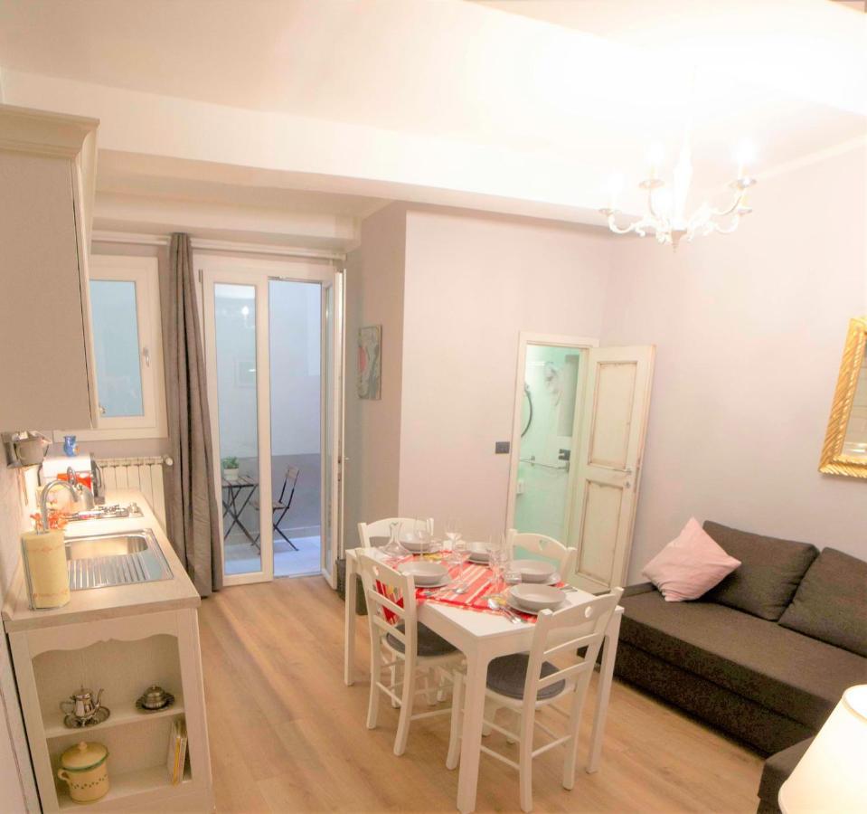 Valia Pitti 1 *
