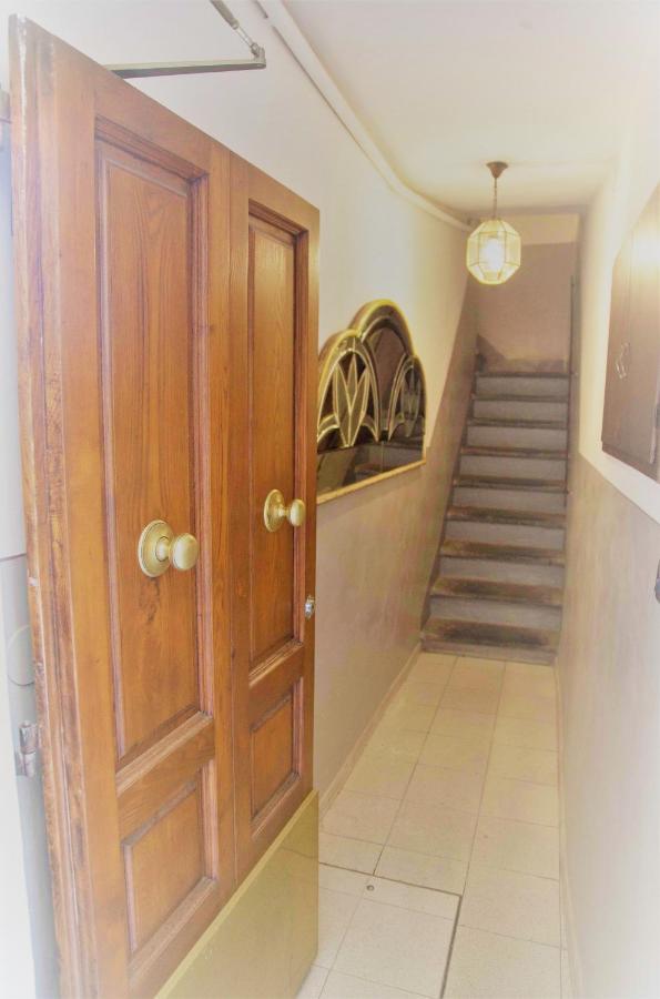 Valia Pitti 1 *