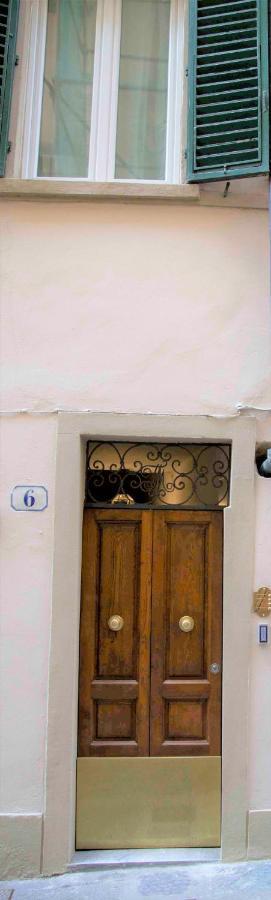 Valia Pitti 1 *