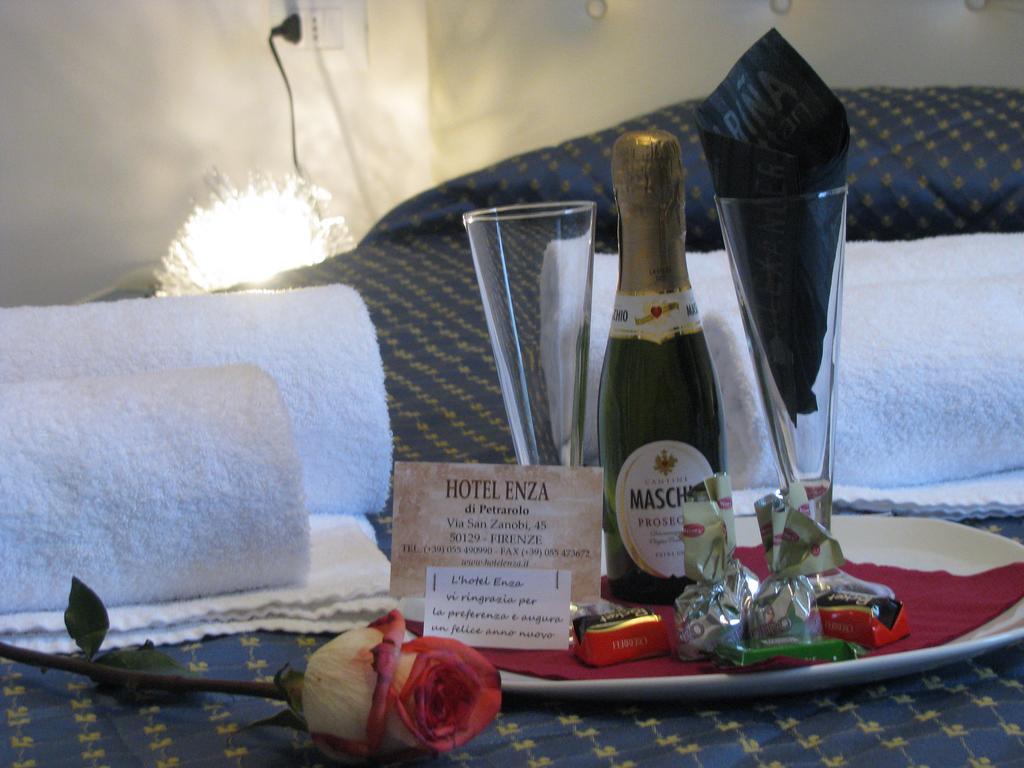 Enza Hotell 2*