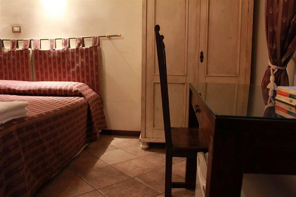 Accademia House Bed & Breakfast 4*