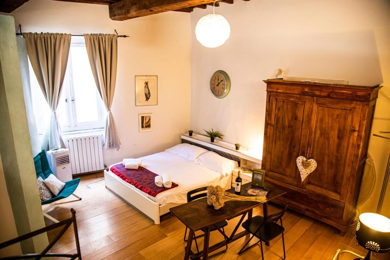 Studio In Tornabuoni Within A Renaissance Building * Firenze