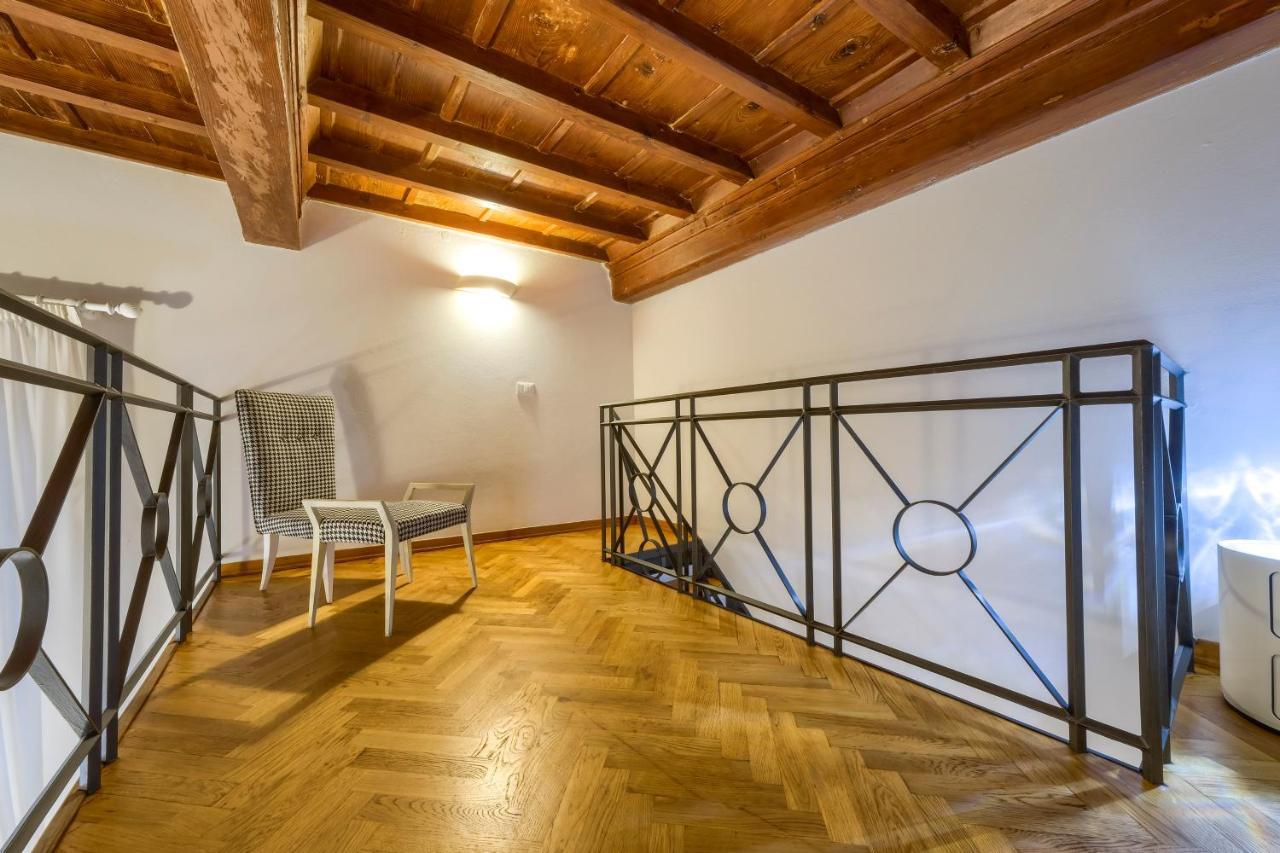 La Casa Di Bruna E Giordano In Santo Spirito Florença