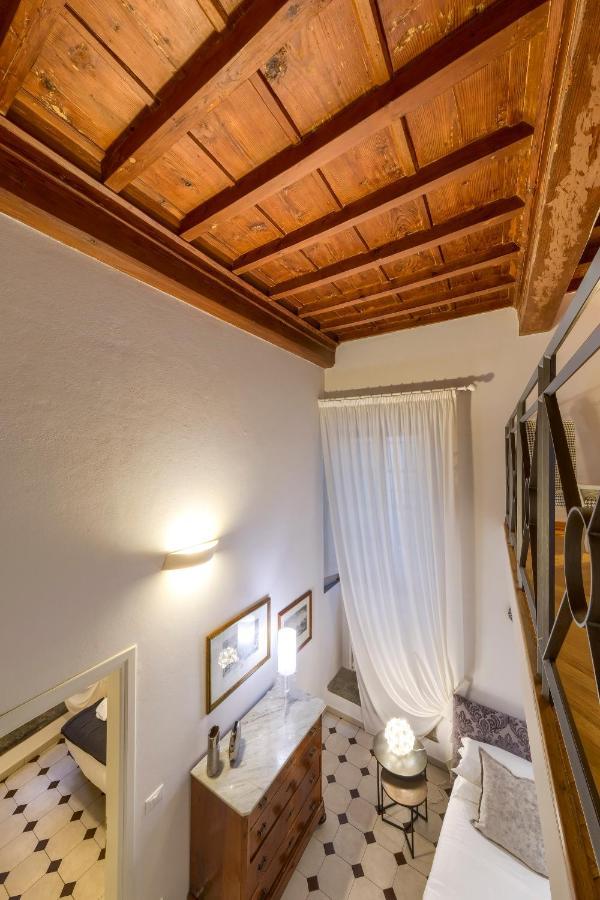 La Casa Di Bruna E Giordano In Santo Spirito * Florença
