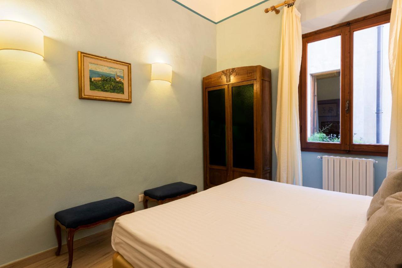 Florence- Palazzo Pitti Apartment *